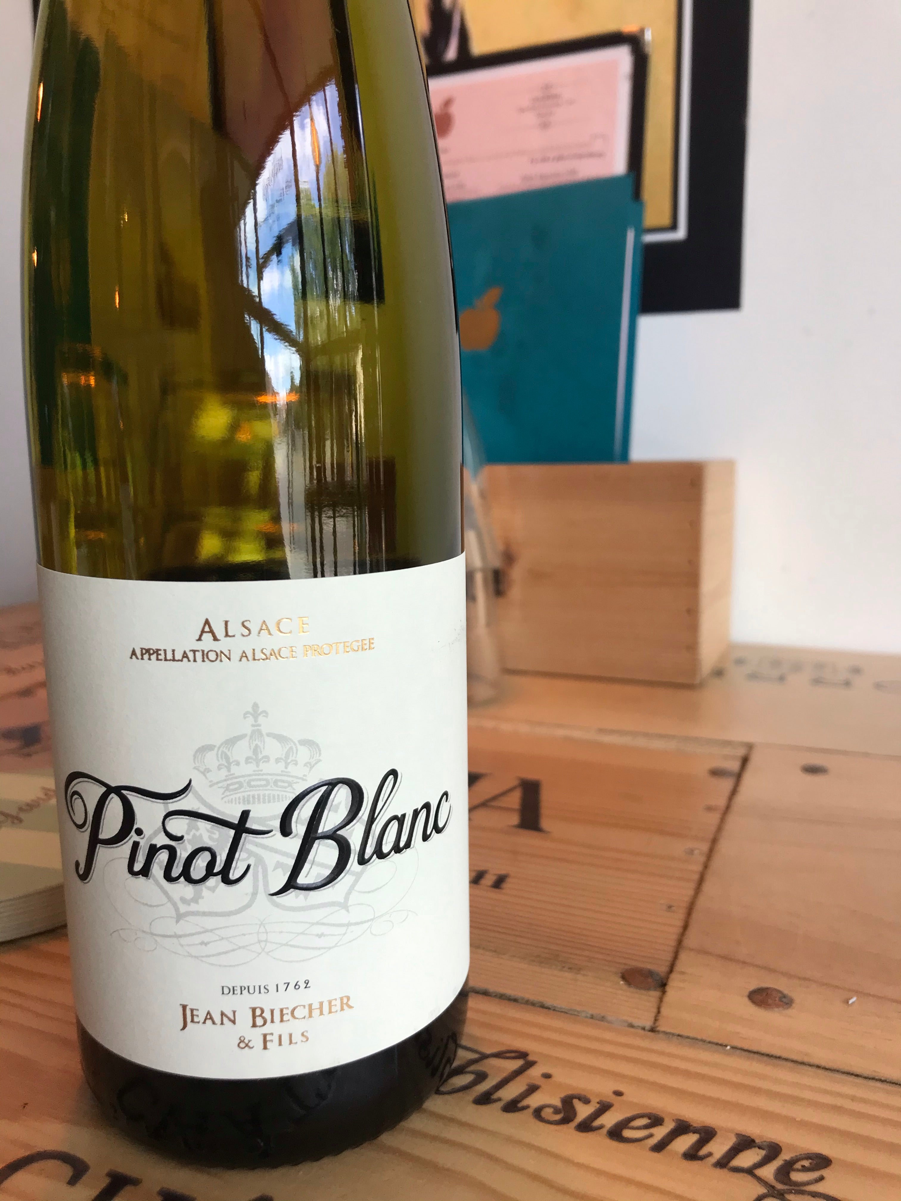 igen Jeg klager Långiver Jean Biecher Pinot Blanc 2018, France – AppleYard Wine Shop